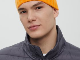 Шапка из шерсти