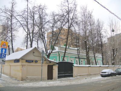 Городская усадьба Я.А.Казаринова - Н.П.Вишнякова, XIX в. - нач. XX в. Главный дом с флигелем, 1816-1817 гг., сер. XIX в., 1876-1877 гг., нач. XX в., архитектор М.А.Фелькнер