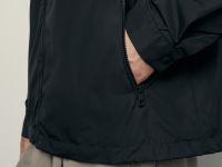 Ветровка с капюшоном