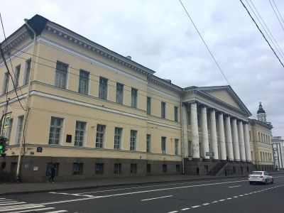 Главное здание