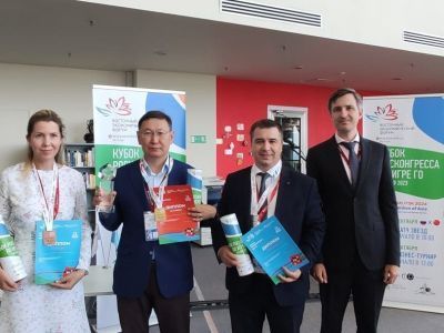 ВЭФ-2023: президент Федерации шахмат Якутии выиграл Кубок Росконгресса по игре Го