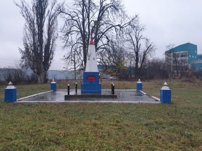 Памятник на братской могиле воинам, погибшим в Великой Отечественной войне