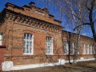 Здание земской школы
