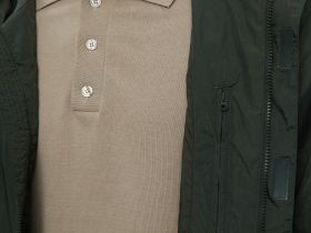 Ветровка с капюшоном свободного силуэта