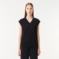 Женская футболка Lacoste приталенного кроя с v-образным вырезом