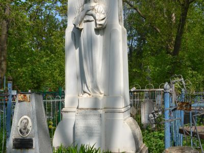 Могила купца  А.Н. Маклакова