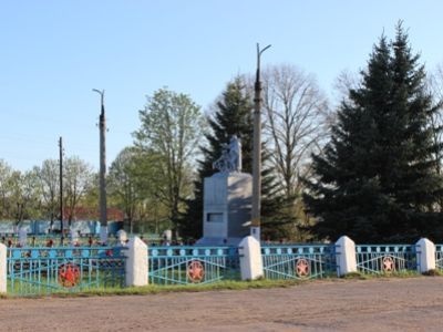 Братская могила с захоронением воинов, погибших в период Великой Отечественной войны 1941—1945 гг.