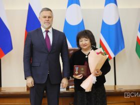 Госнаграды вручили деятелям культуры и искусства Якутии