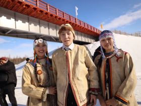 Айсен Николаев принял участие в открытии двух мостов в Томпонском районе