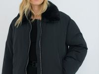 Утеплённая куртка с меховым воротником, Черный