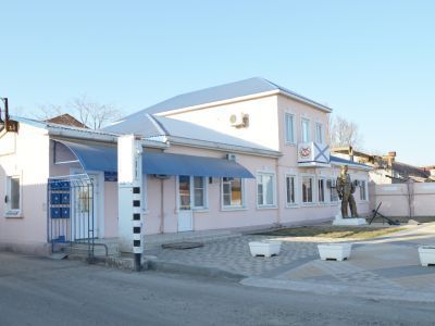 Экспериментальный цех судоремонтного завода, в котором работал слесарем Б.Л. Нечаев, погибший при исполнении служебных обязанностей в 1966 г. и награжденный посмертно орденом Красной Звезды и Почетной грамотой ЦК ВЛКСМ