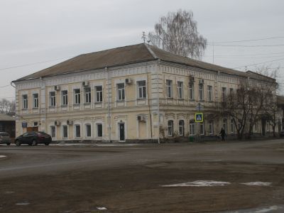 Дом жилой с магазином