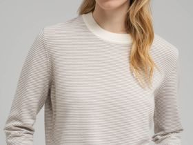 Джемпер полуприлегающего кроя с хлопком