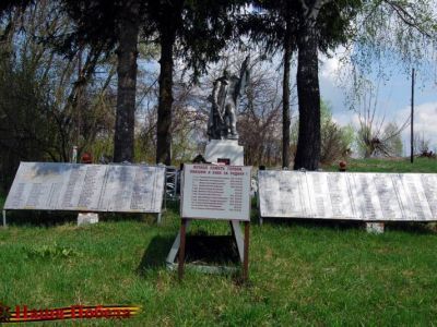 Братская могила с захоронением воинов, погибших в боях в период Великой Отечественной войны 1941—1945 гг.