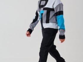 Свитер трикотажный для мальчиков