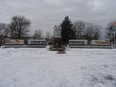 Памятник воинам, погибшим в годы гражданской и Великой Отечественной войн