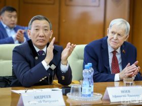 Госнаграды вручили журналистам Якутии в День национальной печати