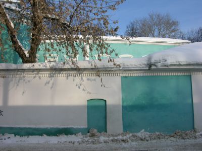 Кирпичная ограда