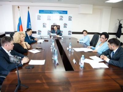 Айсен Николаев поручил мэрии Якутска предоставить студентке-сироте квартиру  