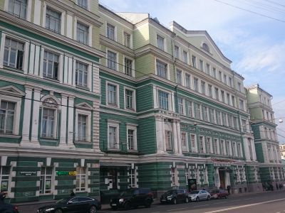 Главный дом с двумя флигелями и полуциркульным корпусом парадного двора, 1780-е - 1790-е гг., 1799-1801 гг., 1836-1838 гг., 1886-1888 гг., архитекторы Р.Р. Казаков, Е.Д. Тюрин, Б.В. Фрейденберг