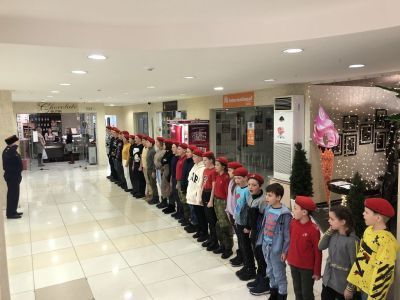 Показ фильма «Однажды в пустыне» прошел в ТРК «Чудо-парк» для алданских юноармейцев