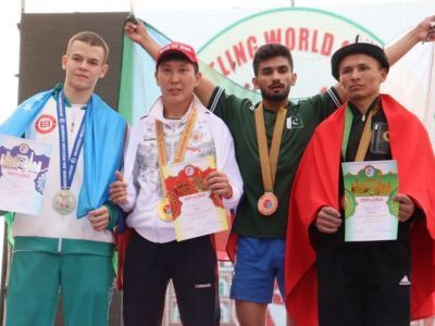 Якутянин Дмитрий Неустроев завоевал звание чемпиона мира по мас-рестлингу