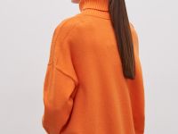 Трикотажный женский джемпер с вискозой