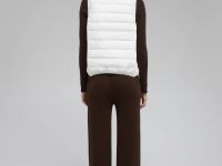 Пуховый жилет с натуральным пухом