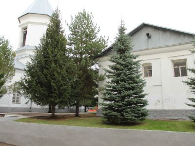 Успенский мужской монастырь (две церкви и некрополь)