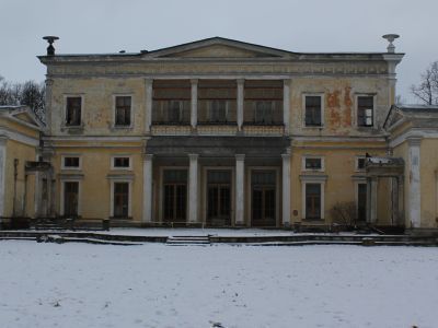 Дворец герцога Максимилиана Лейхтенбергского с перголами и лестницами