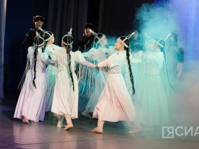 Государственные награды вручили работникам культуры Якутии