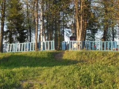 Братская могила воинов Советской Армии, погибших в 1944 г.