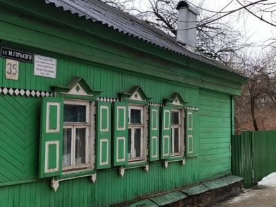 Дом, в котором в 1952 году проживал Булат Окуджава