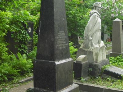 Могила - Мелентьев Александр Прокопьевич (1920-1945), Герой Советского Союза