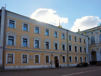 Здание Кавалерского корпуса, в котором Ленин Владимир Ильич жил с конца марта по апрель 1918 г.