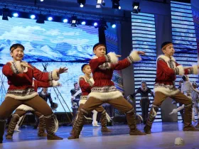 В Якутске состоялось торжественное собрание, посвященное Дню коренных малочисленных народов России