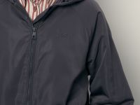 Ветровка прямого кроя с капюшоном