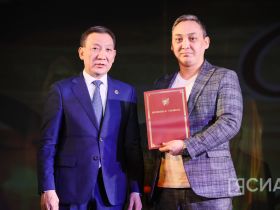 Ежегодник Саха театра посвятили «золотому» выпуску щепкинцев