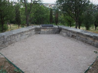 Мемориальное обозначение местонахождения батареи № 74 Емельянова в 1854-1855 годах