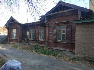 Дом жилой с сараем