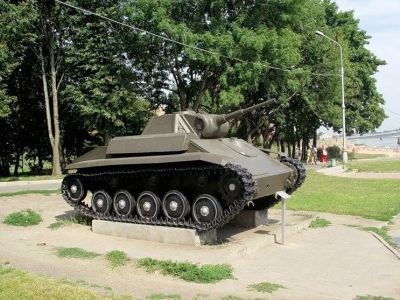 Танк Т-70М, принимавший участие в освобождении г. Новгорода от немецко-фашистских захватчиков