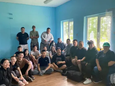 Активисты из Якутии помогают селу Охотский перевоз