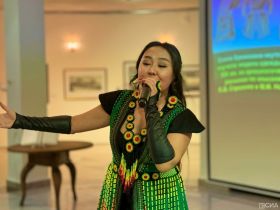 В Якутске открылась выставка «Со-творение»