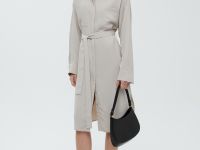 Платье с нагрудными карманами и поясом