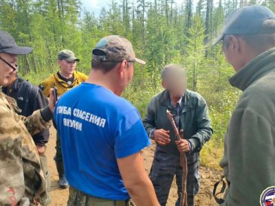 В Сунтарском районе нашли потерявшегося в лесу 67-летнего ягодника