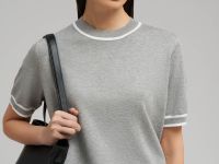 Легкий джемпер с короткими рукавами