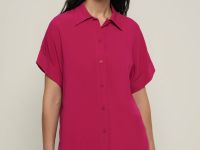 Блузка с коротким рукавом и отложным воротником