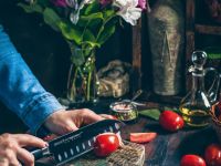 Нож кухонный Samura Mo-V Сантоку - SM-0094, сталь AUS-8, рукоять G10, 180 мм