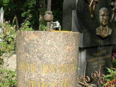 Могила Ленского (Воробьева) Дмитрия Тимофеевича (1805-1860)