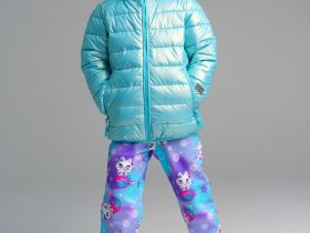 Куртка текстильная с полиуретановым покрытием для девочек